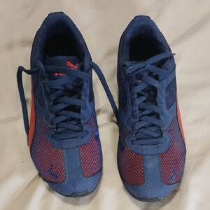 Puma Men's Blue and Red Sneakers
